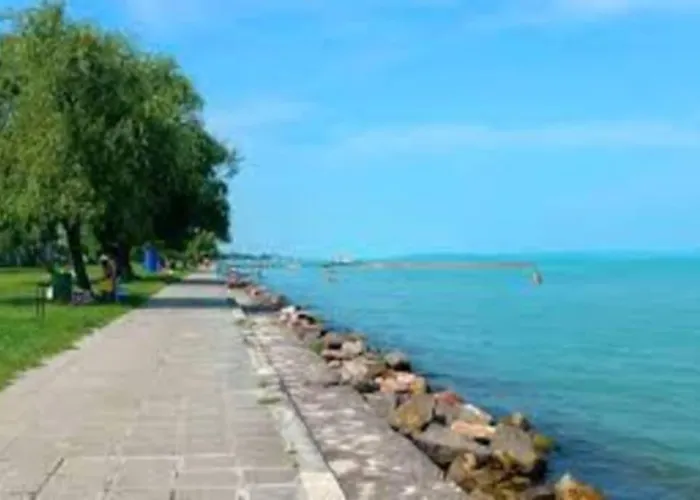 Lido Di - Aranypart - Minden 1 Percre! Apartmán Siófok